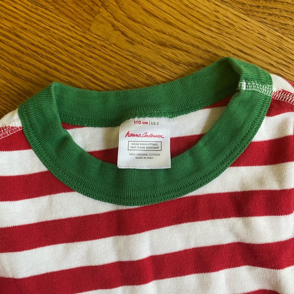 Hanna Andersson Christmas unisex pjs. great condition! Smoke free home.